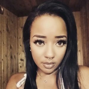 Meet your Posher, Candace